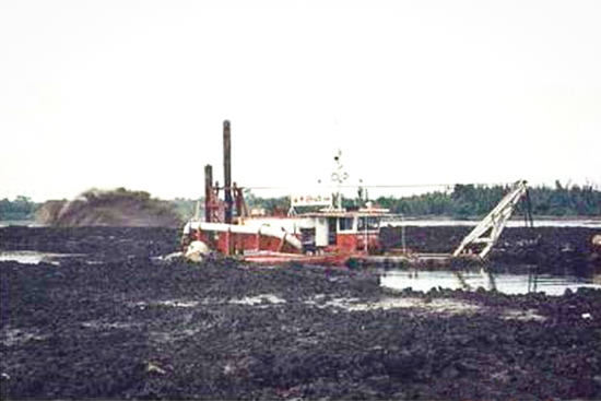 Hock Peng No. 9 - Cutter Suction Dredger - Clearing of waterway in Miri